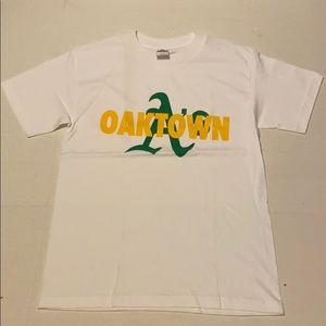 Oakland As men t shirt size Small baseball